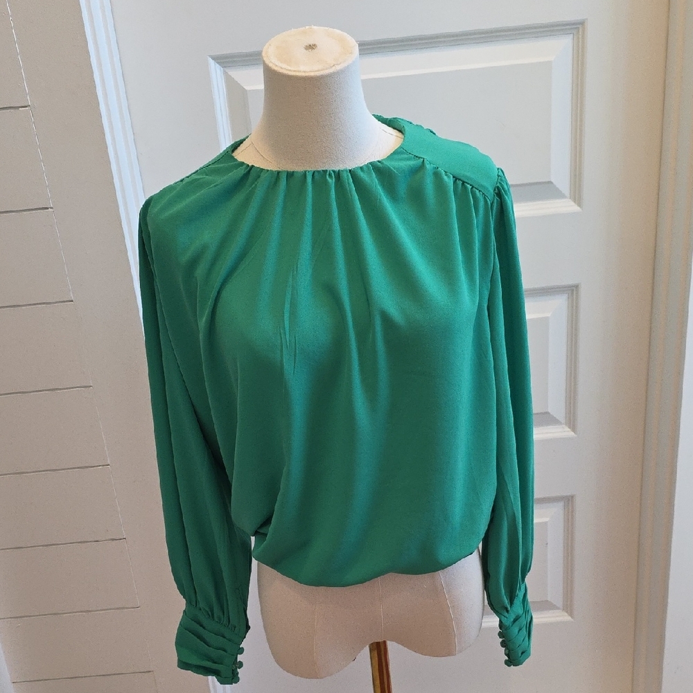 Chic Green Blouse for Women